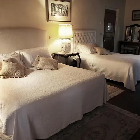 Panzió La Dogana Di Charme - Historic With A Beautiful Garden - Private Parking