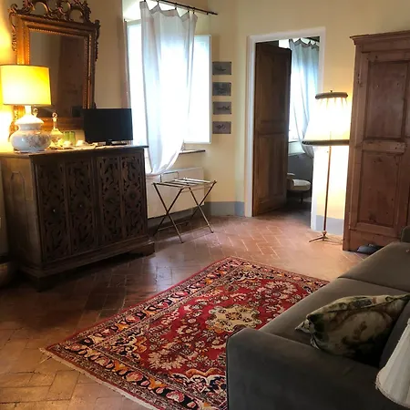 La Dogana Di Charme - Historic With A Beautiful Garden Bed & Breakfast Lucca