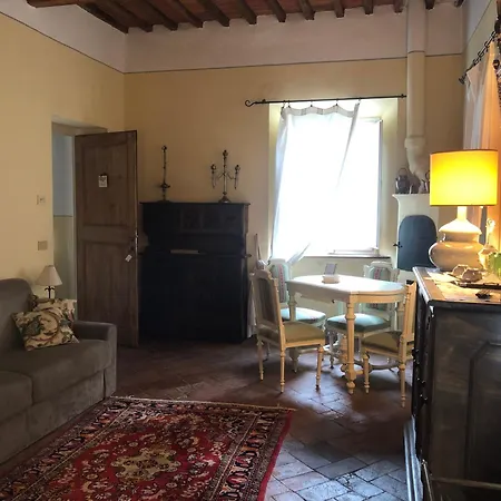 Bed & Breakfast La Dogana Di Charme - Historic With A Beautiful Garden