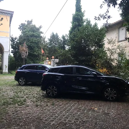 La Dogana Di Charme - Historic With A Beautiful Garden Bed & Breakfast Lucca