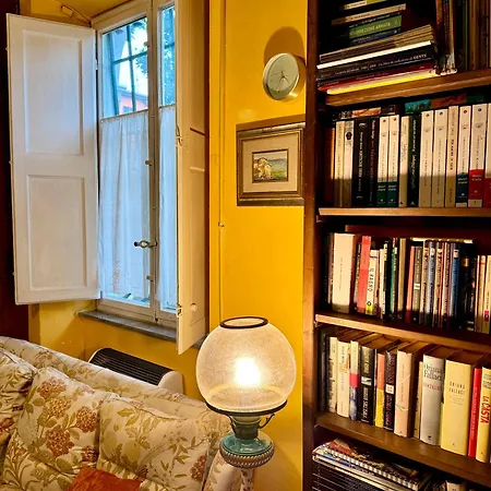 La Dogana Di Charme - Historic With A Beautiful Garden - Private Parking Bed & Breakfast