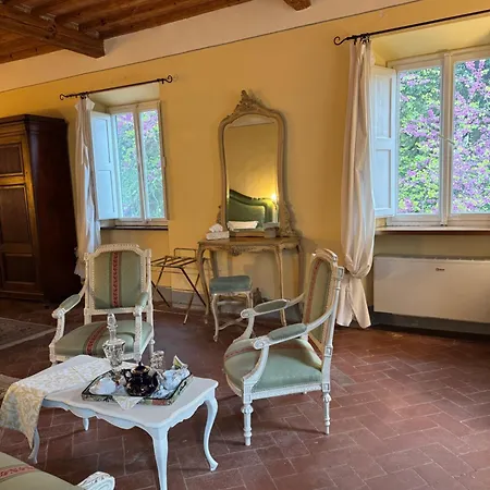 Bed & Breakfast La Dogana Di Charme - Historic With A Beautiful Garden