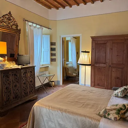 Panzió La Dogana Di Charme - Historic With A Beautiful Garden - Private Parking 2*