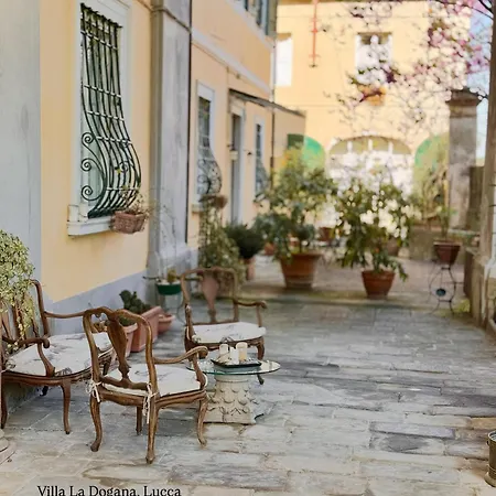 La Dogana Di Charme - Historic With A Beautiful Garden Bed & Breakfast Lucca