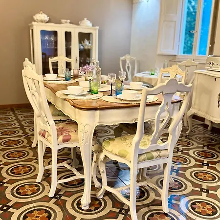 La Dogana Di Charme - Historic With A Beautiful Garden Bed & Breakfast Lucca