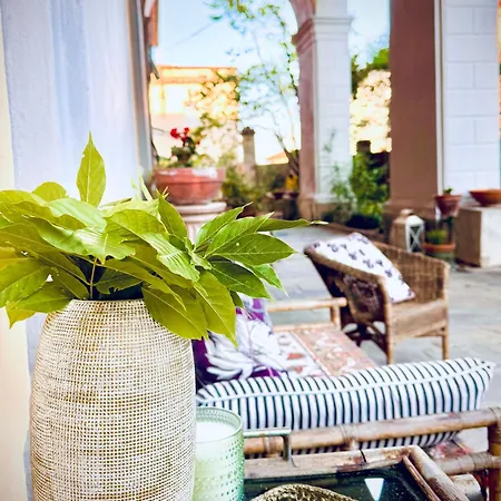 Panzió La Dogana Di Charme - Historic With A Beautiful Garden - Private Parking 2*