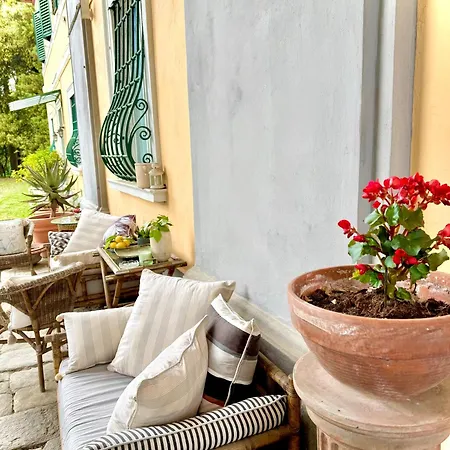 Bed & Breakfast La Dogana Di Charme - Historic With A Beautiful Garden 2*