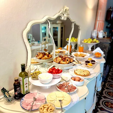 Panzió La Dogana Di Charme - Historic With A Beautiful Garden - Private Parking 2*