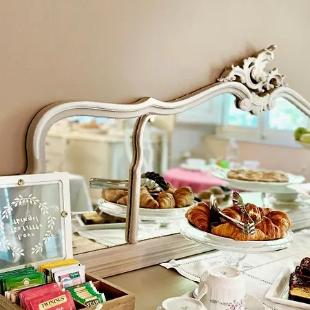 La Dogana Di Charme - Historic With A Beautiful Garden - Private Parking 루카