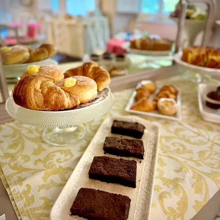 La Dogana Di Charme - Historic With A Beautiful Garden - Private Parking Bed & Breakfast 2*