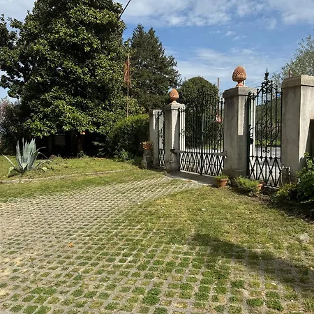 La Dogana Di Charme - Historic With A Beautiful Garden - Private Parking Bed & Breakfast