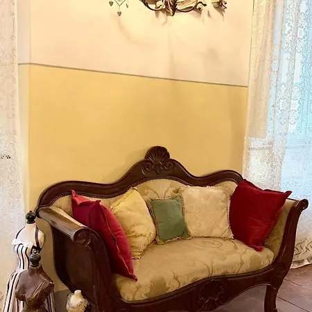 Oda ve Kahvaltı La Dogana Di Charme - Historic With A Beautiful Garden - Private Parking 4*