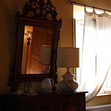 Bed & Breakfast La Dogana Di Charme - Historic With A Beautiful Garden
