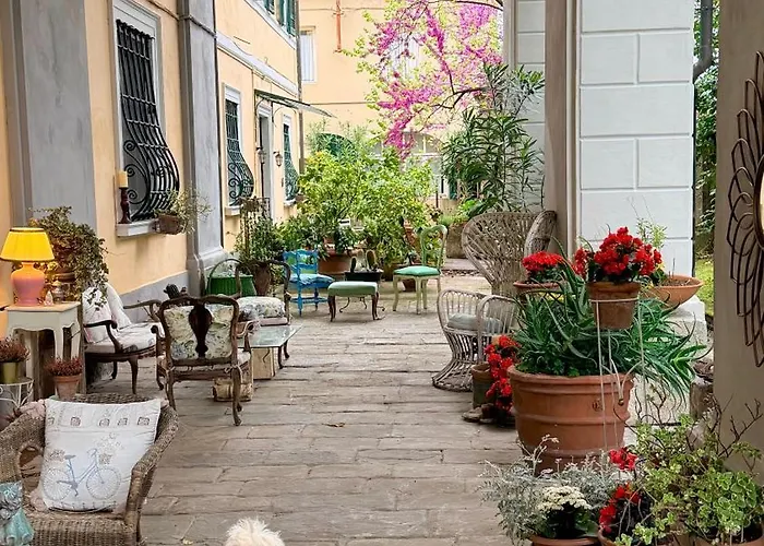 La Dogana Di Charme - Historic With A Beautiful Garden - Private Parking Bed and Breakfast