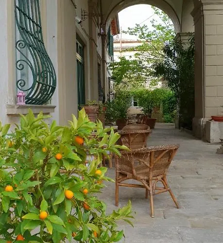 Bed & Breakfast La Dogana Di Charme - Historic With A Beautiful Garden - Private Parking 3*